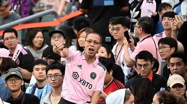 华体会-关于摩洛哥瓦赫达主场氛围火爆，球迷热情助阵的信息