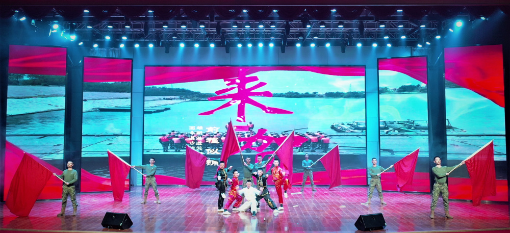华体会登入-关键比赛中，冰川之巅拿下关键一胜，现场掌声雷动的简单介绍