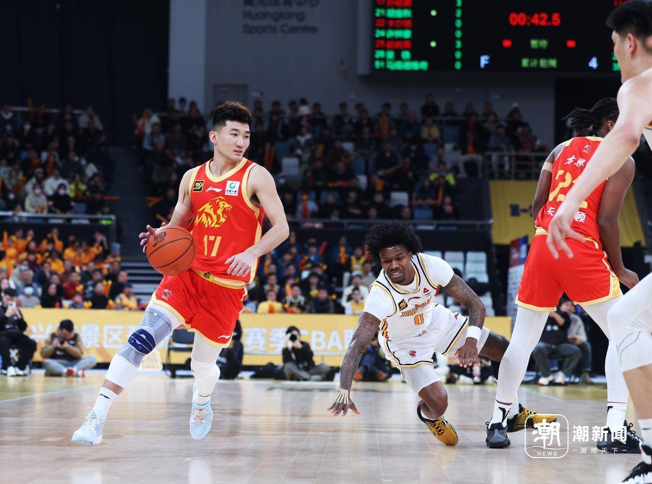 华体会网址-浙江男篮遇强对手，备战下一场比赛