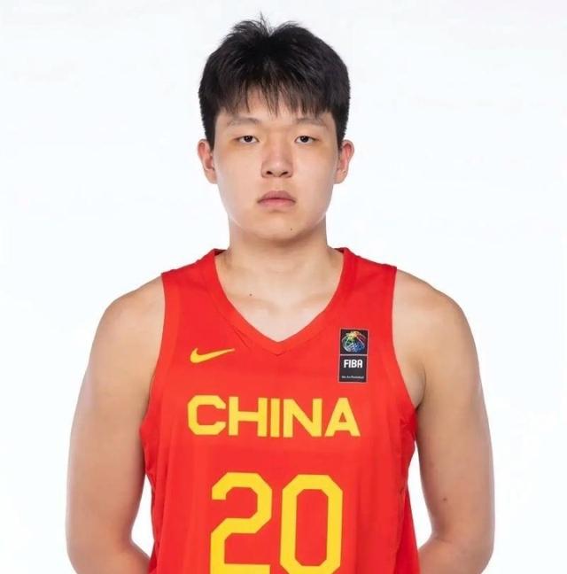 海南男篮苦战取胜，主力球员发挥关键作用